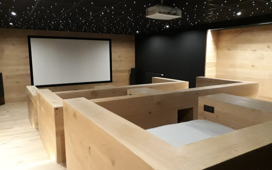 Aménagement d’une salle de cinéma privée dans un sous-sol  Cap-Ferret – Lège Cap-Ferret – Bassin d’Arcachon